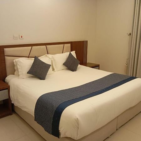 Remaz Suites Hotel Jubail Bagian luar foto