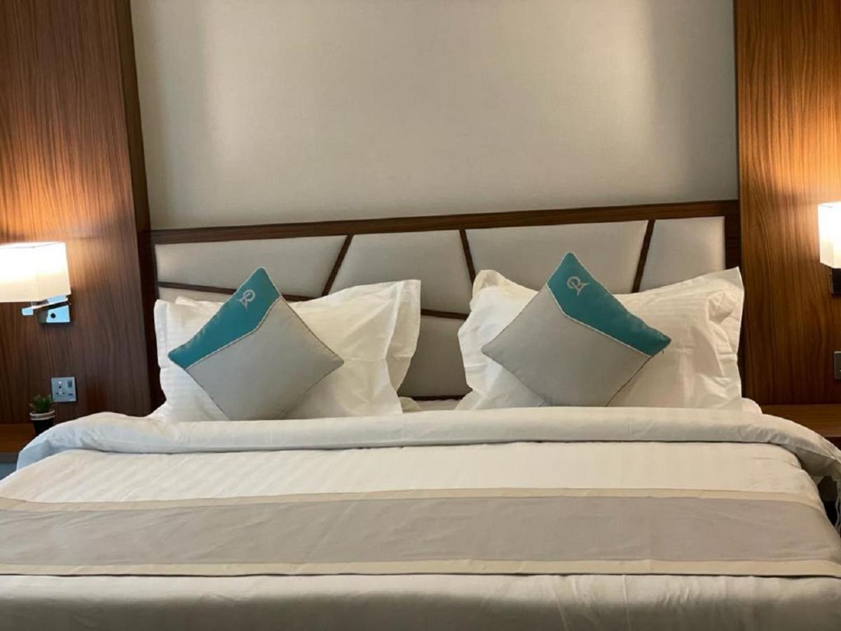 Remaz Suites Hotel Jubail Bagian luar foto