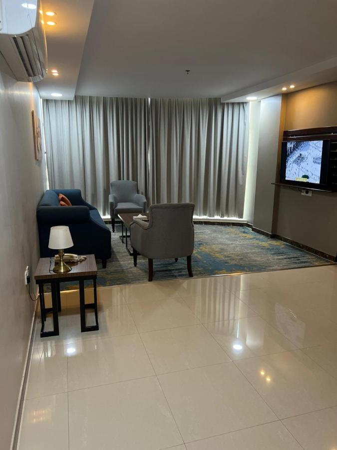 Remaz Suites Hotel Jubail Bagian luar foto