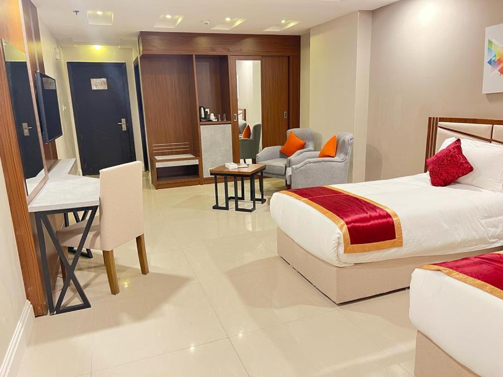 Remaz Suites Hotel Jubail Bagian luar foto
