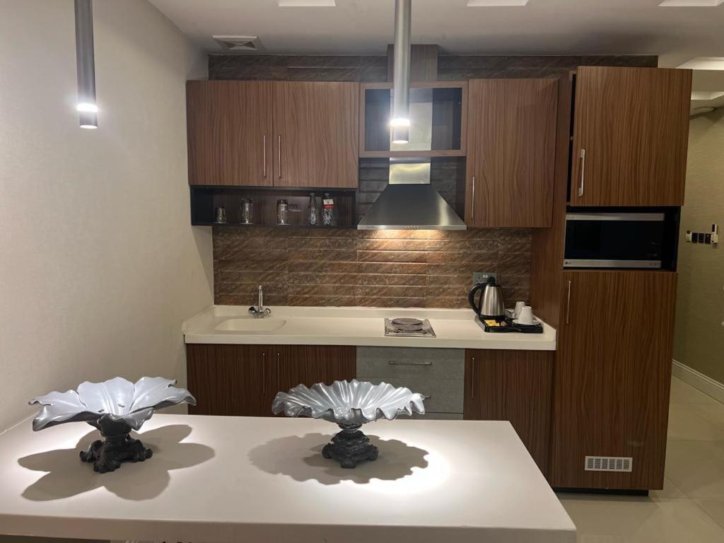 Remaz Suites Hotel Jubail Bagian luar foto