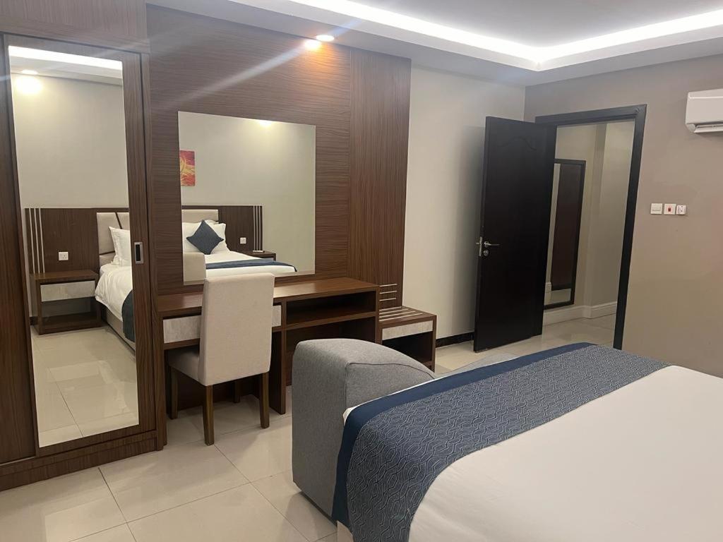 Remaz Suites Hotel Jubail Bagian luar foto