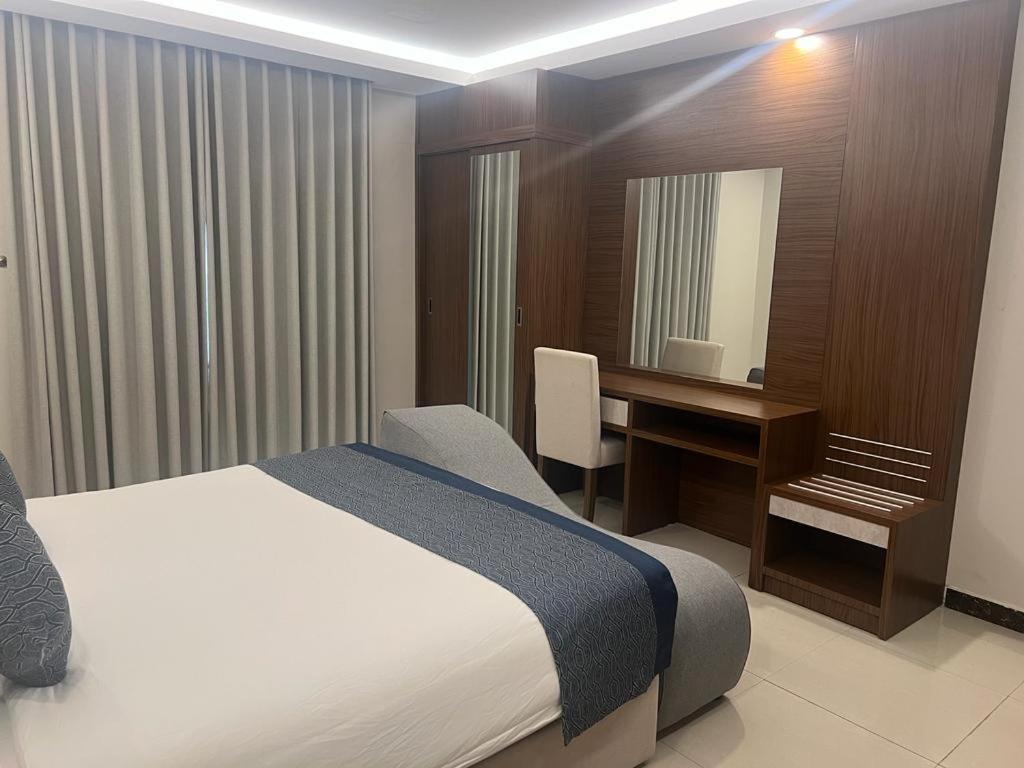 Remaz Suites Hotel Jubail Bagian luar foto