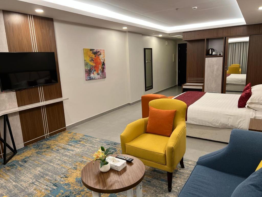 Remaz Suites Hotel Jubail Bagian luar foto