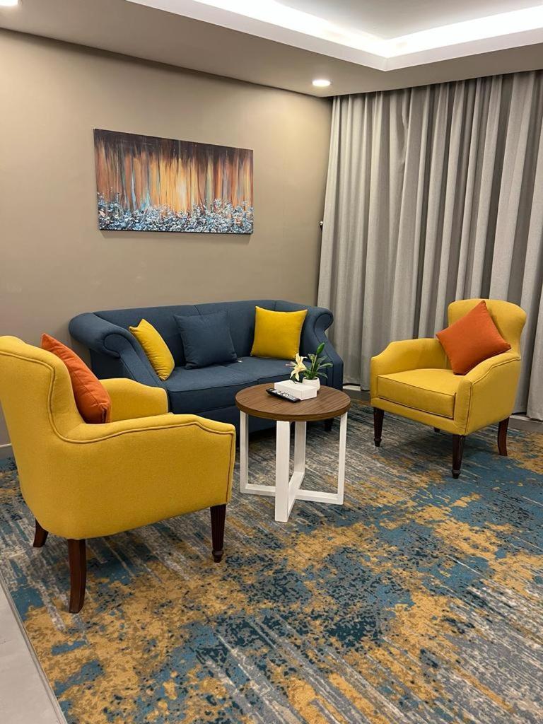 Remaz Suites Hotel Jubail Bagian luar foto