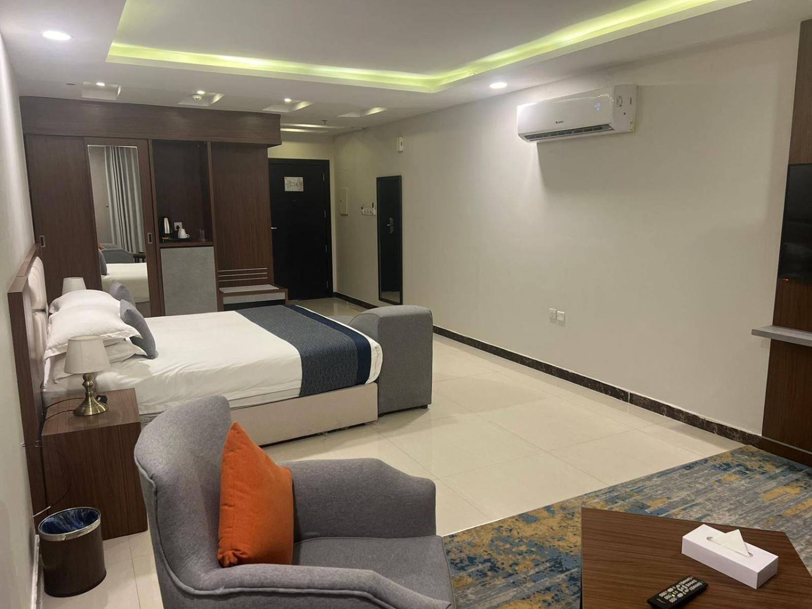 Remaz Suites Hotel Jubail Bagian luar foto