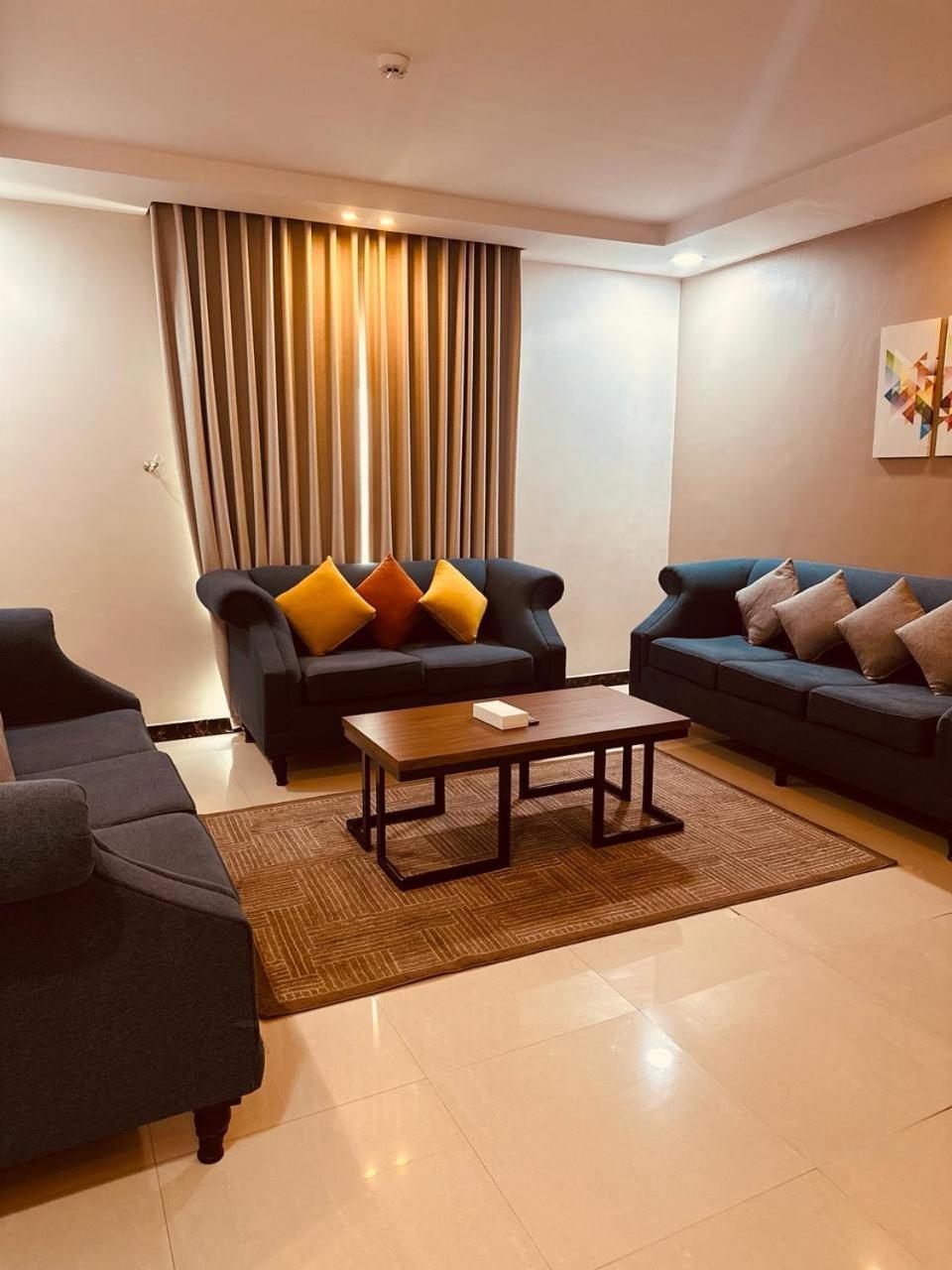 Remaz Suites Hotel Jubail Bagian luar foto