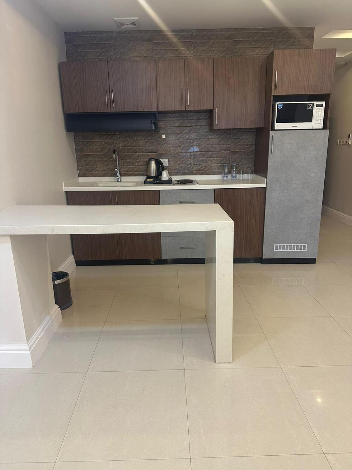 Remaz Suites Hotel Jubail Bagian luar foto