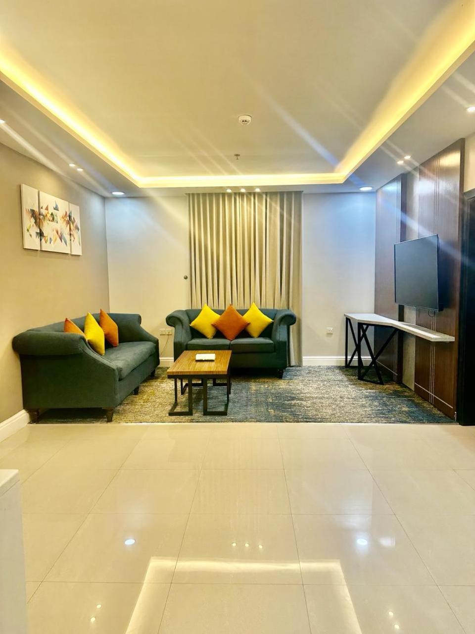 Remaz Suites Hotel Jubail Bagian luar foto