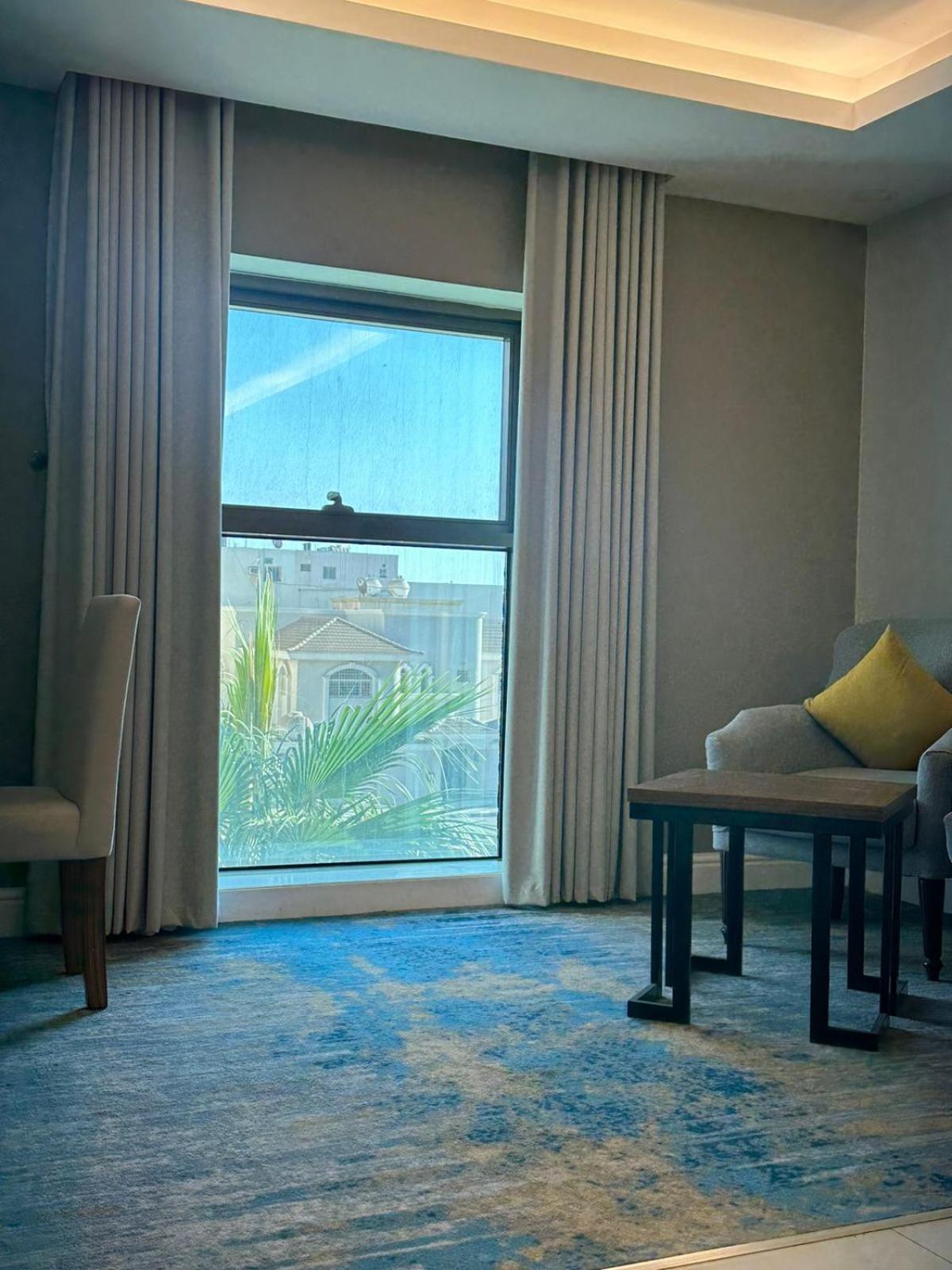 Remaz Suites Hotel Jubail Bagian luar foto