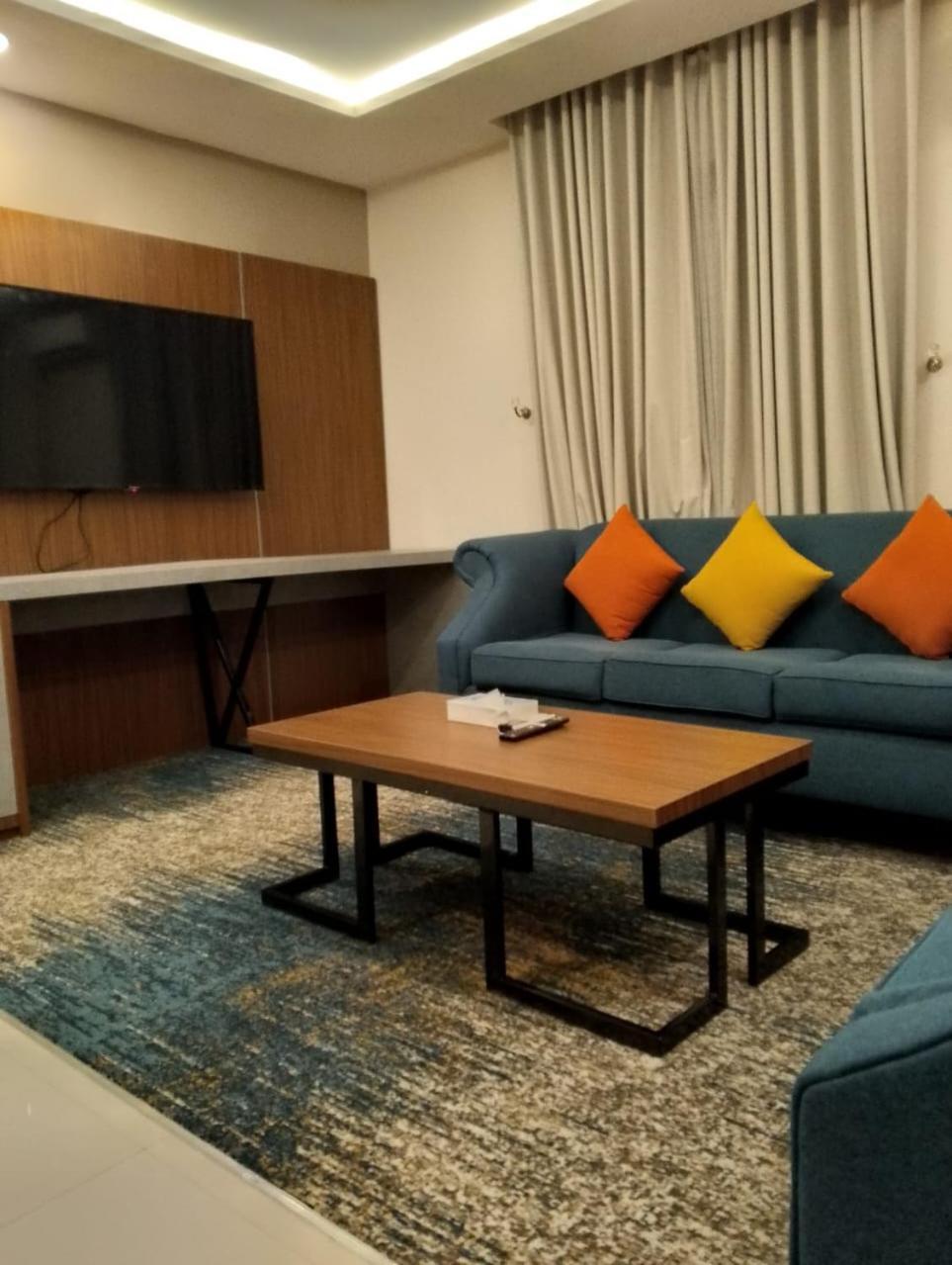 Remaz Suites Hotel Jubail Bagian luar foto