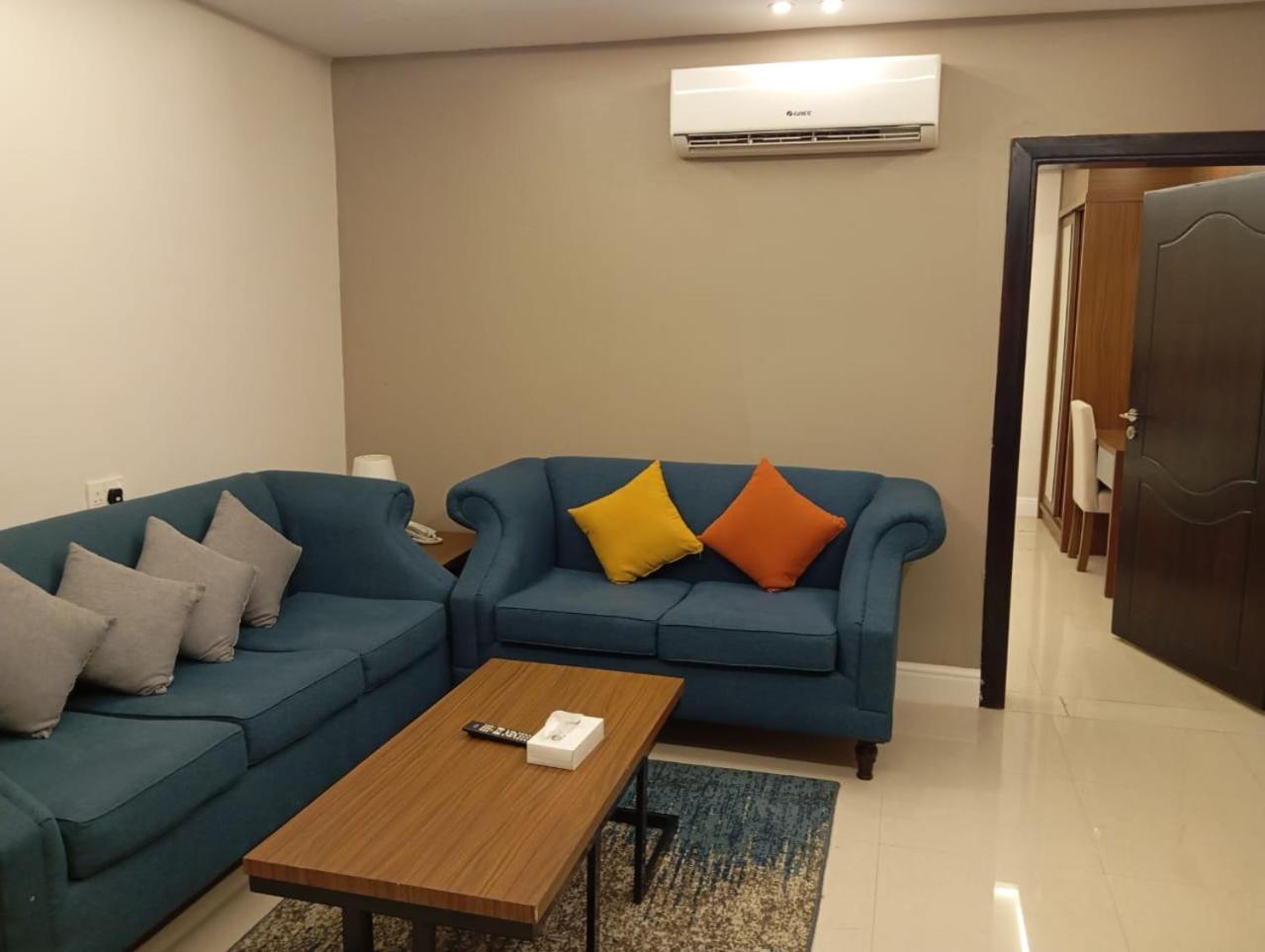 Remaz Suites Hotel Jubail Bagian luar foto