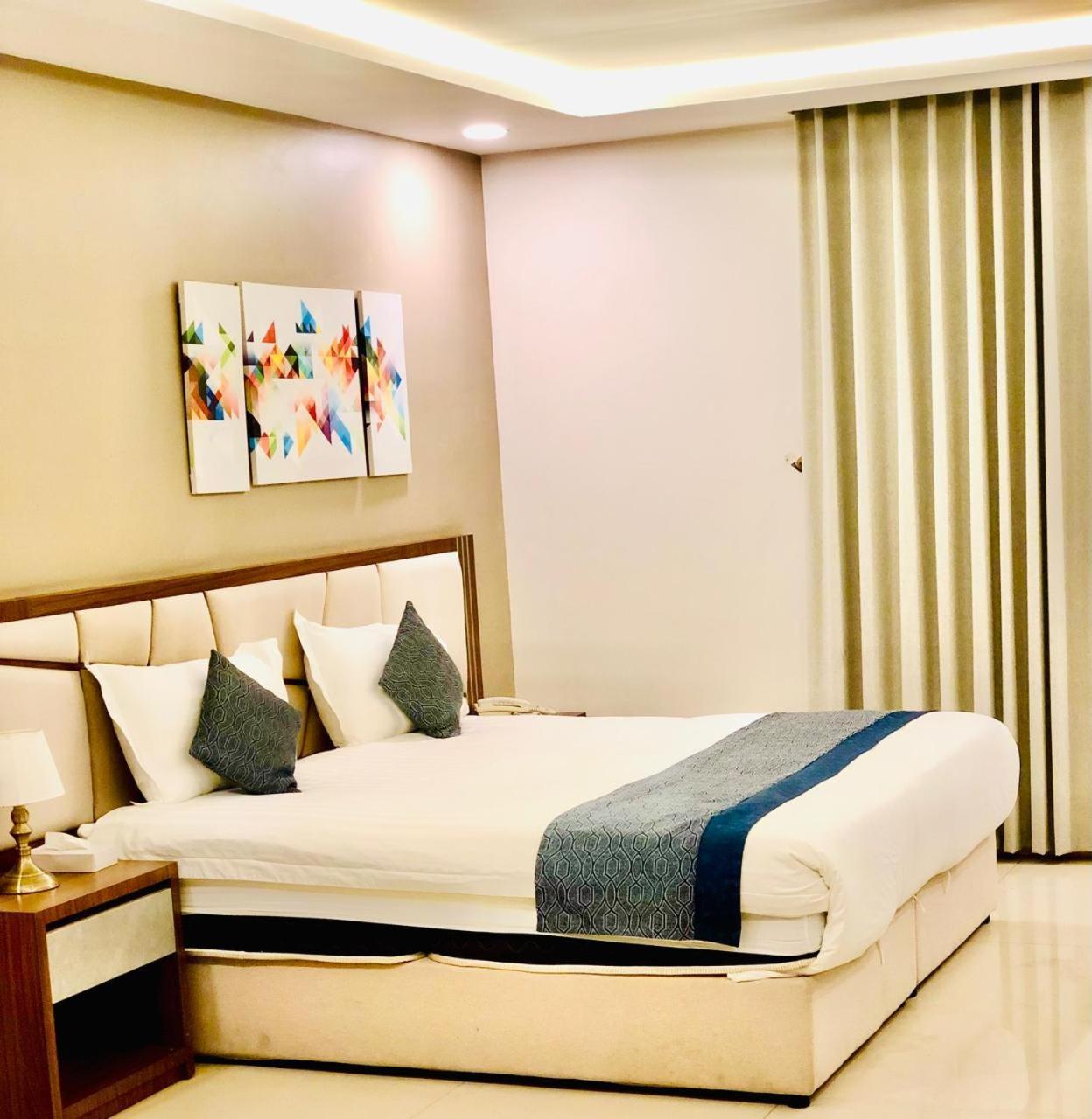Remaz Suites Hotel Jubail Bagian luar foto